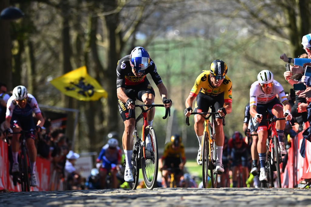 Gent-Wevelgem live - Wind, rain and cobbles in Flanders