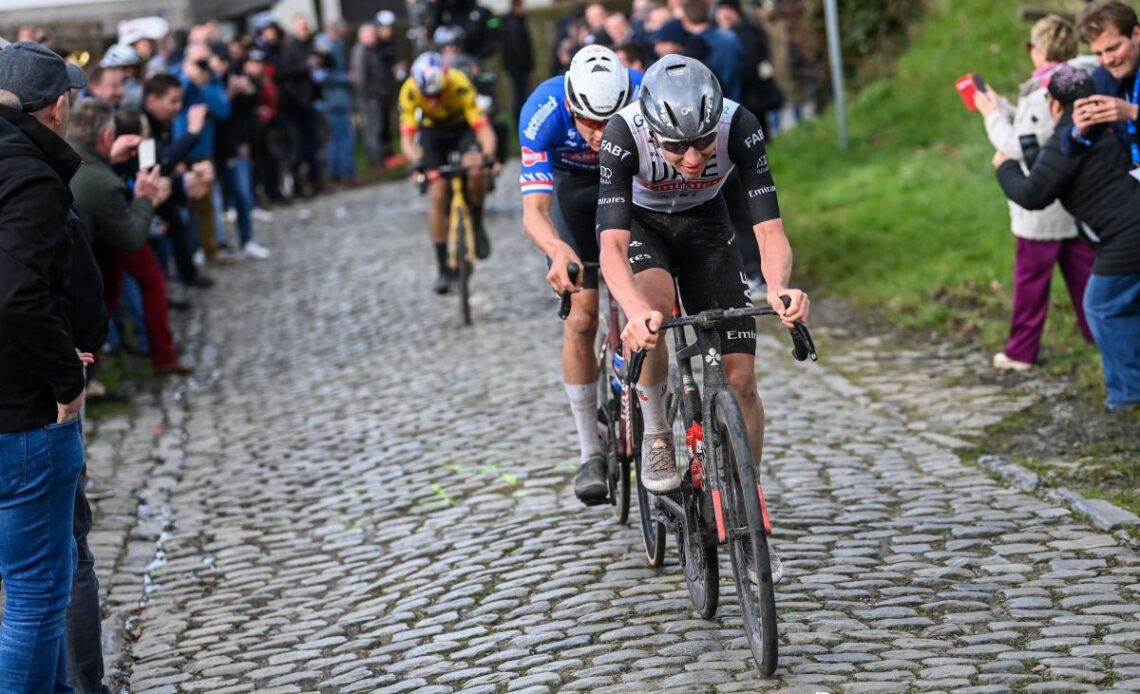 Tadej Pogacar dials up the pressure on Mathieu van der Poel and Wout van Aert on the Kwaremont