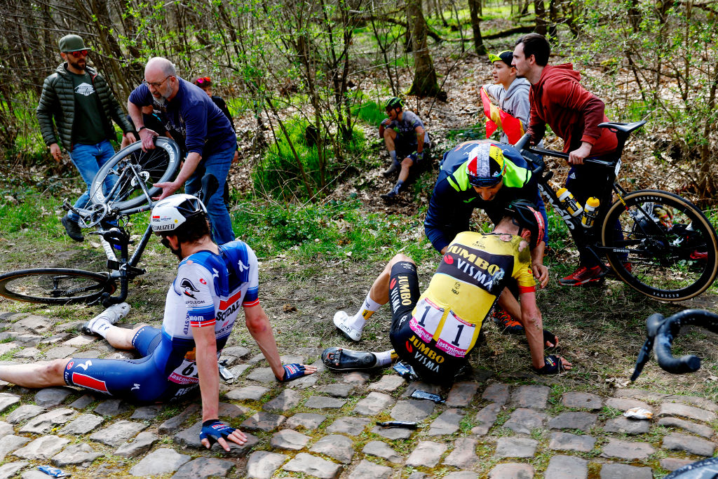 Dylan van Baarle's shoulder fracture heads up Paris-Roubaix injury report
