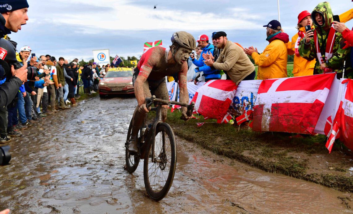 Eight Canadians scheduled to start Paris-Roubaix