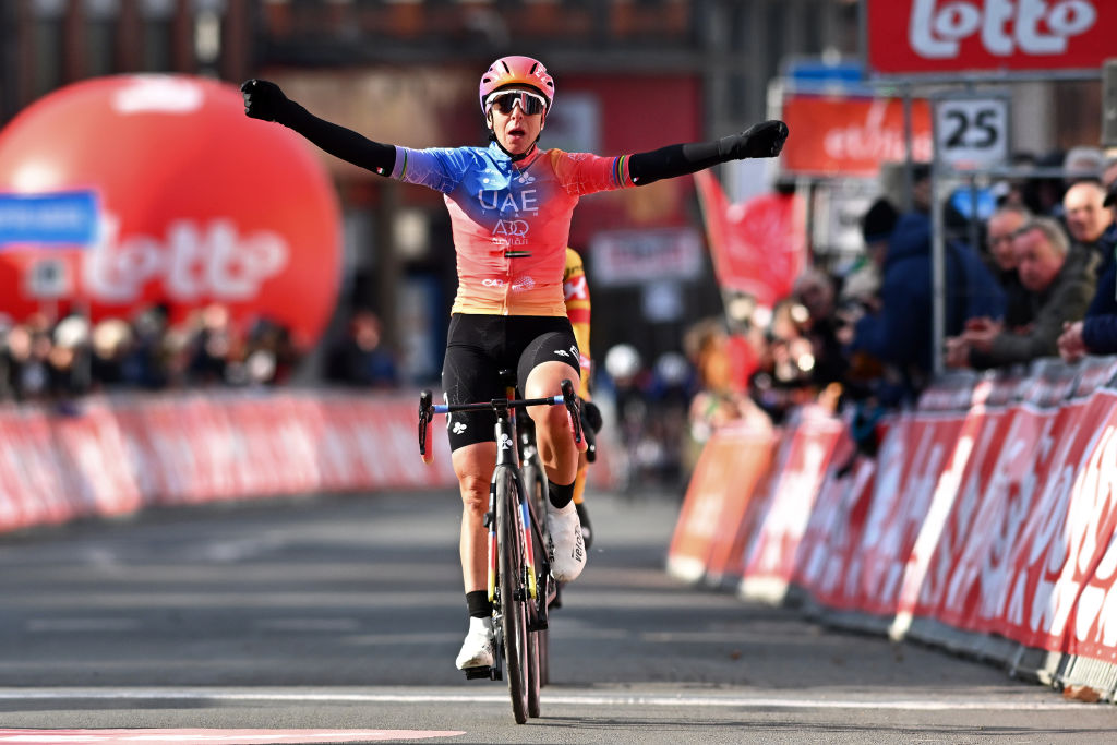 Festival Elsy Jacobs: Marta Bastianelli takes opening stage victory