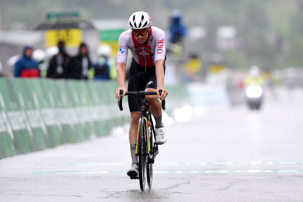 Giro di Sicilia: Joel Suter makes solo breakaway stick to win stage 3