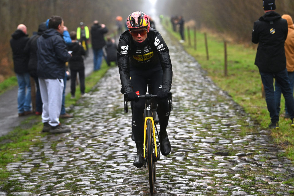 'I could be better' – Wout van Aert rues Flanders crash ahead of Paris-Roubaix