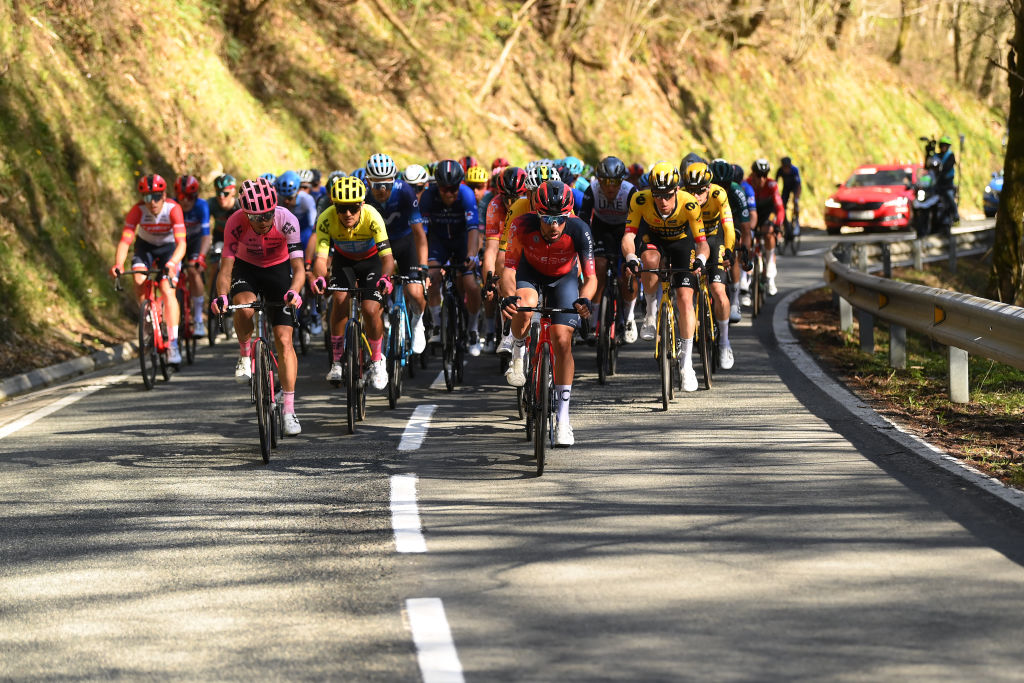 'Shameful', 'way too dangerous' – riders condemn Itzulia Basque Country finish