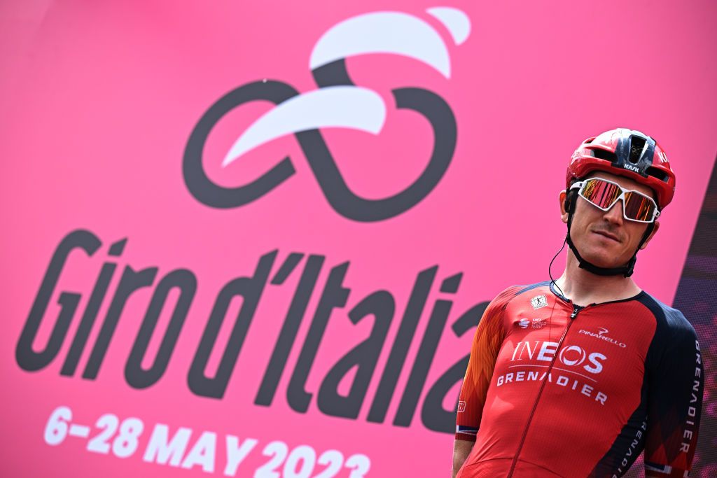 Chain problem forces Geraint Thomas into late chase on Giro d'Italia stage 6
