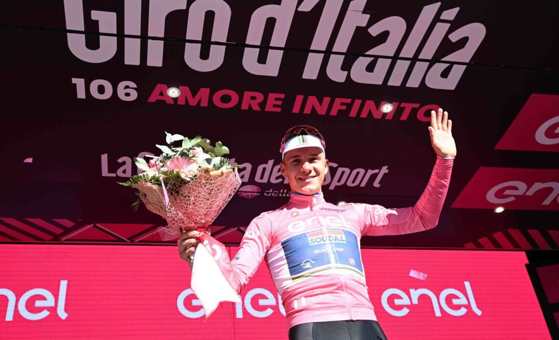 Dog causes Remco Evenepoel to crash early in Giro d'Italia Stage 5