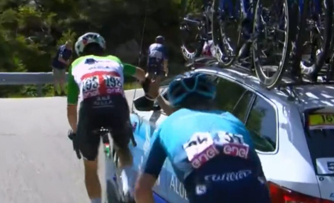 Fans are saying Fillippo Zana used a sticky bottle to win Stage 18