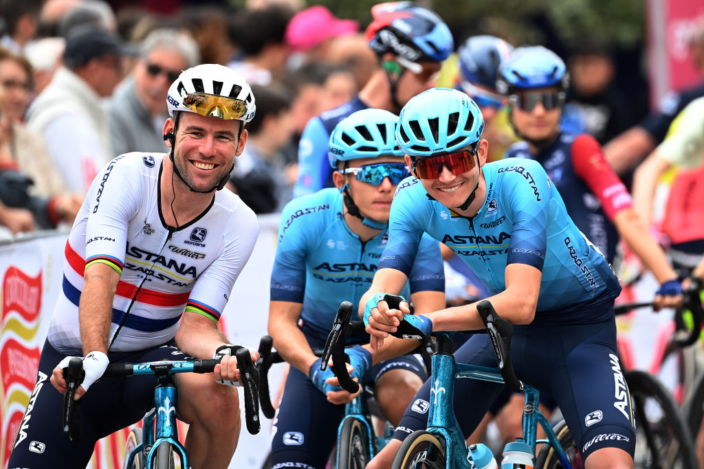 Giro d’Italia: Mark Cavendish hoping for success in Naples despite high-speed crash