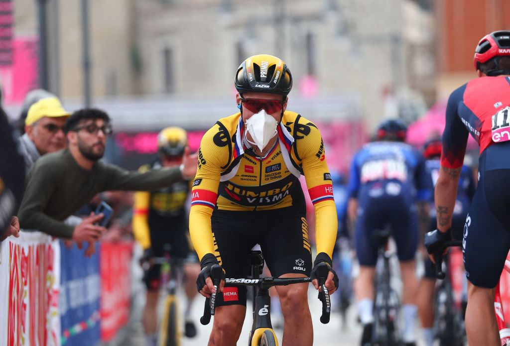 Giro d'Italia tightens COVID-19 rules after Remco Evenepoel positive