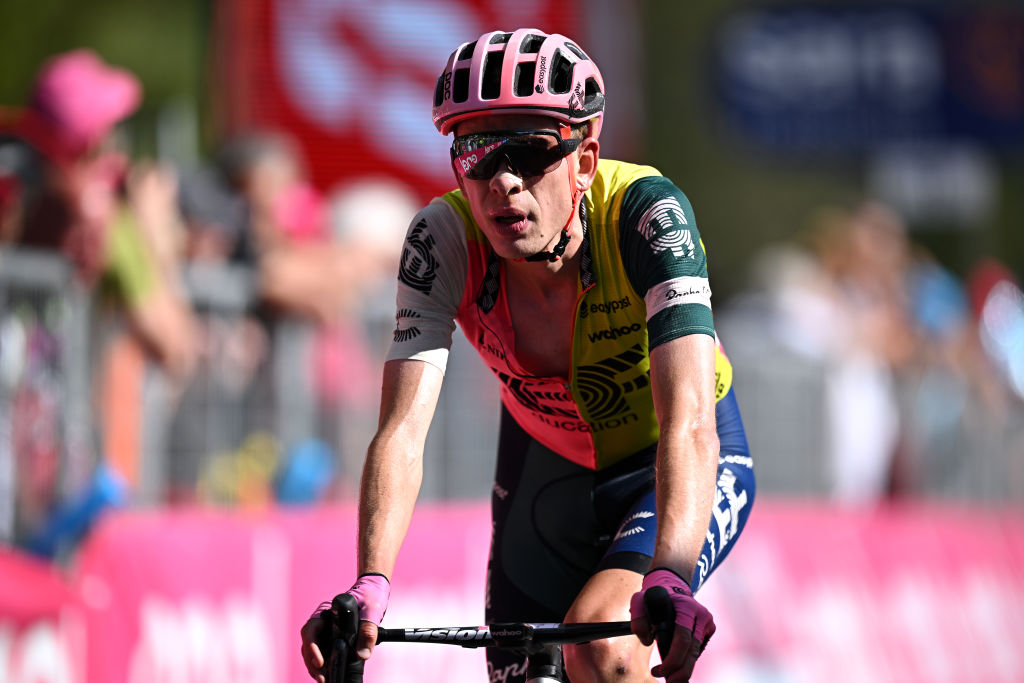 Hugh Carthy abandons Giro d'Italia