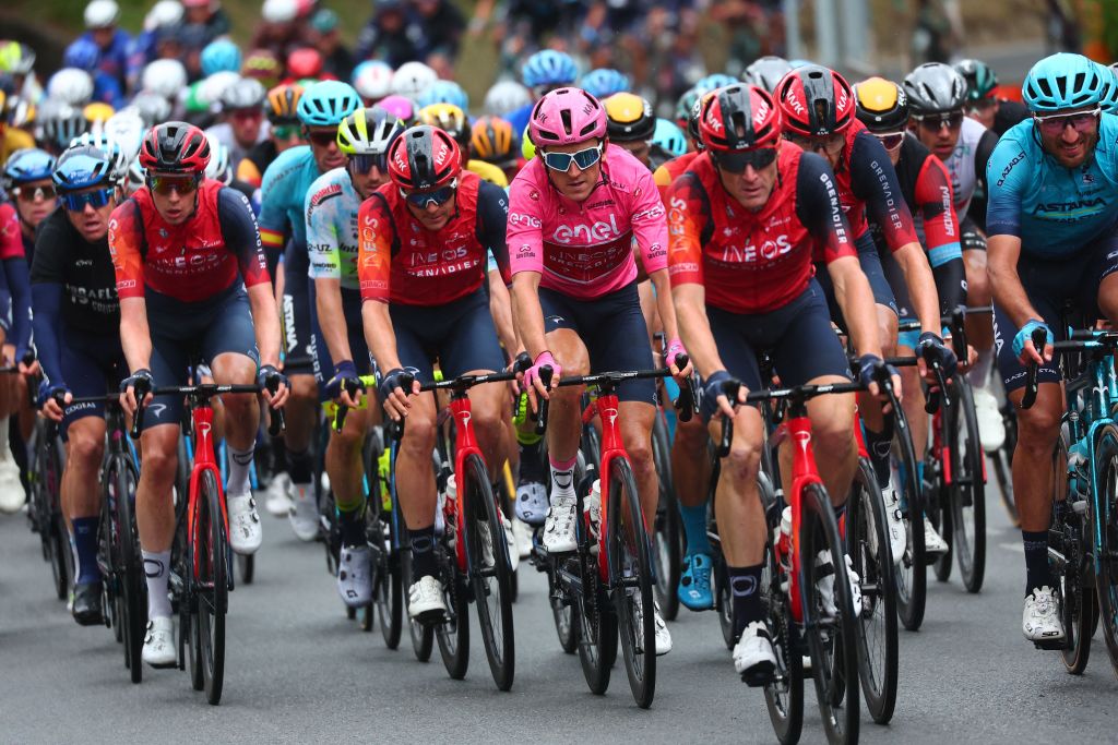 'I was really lucky' – Thomas keeps pink as Geoghegan Hart crashes out of Giro d'Italia