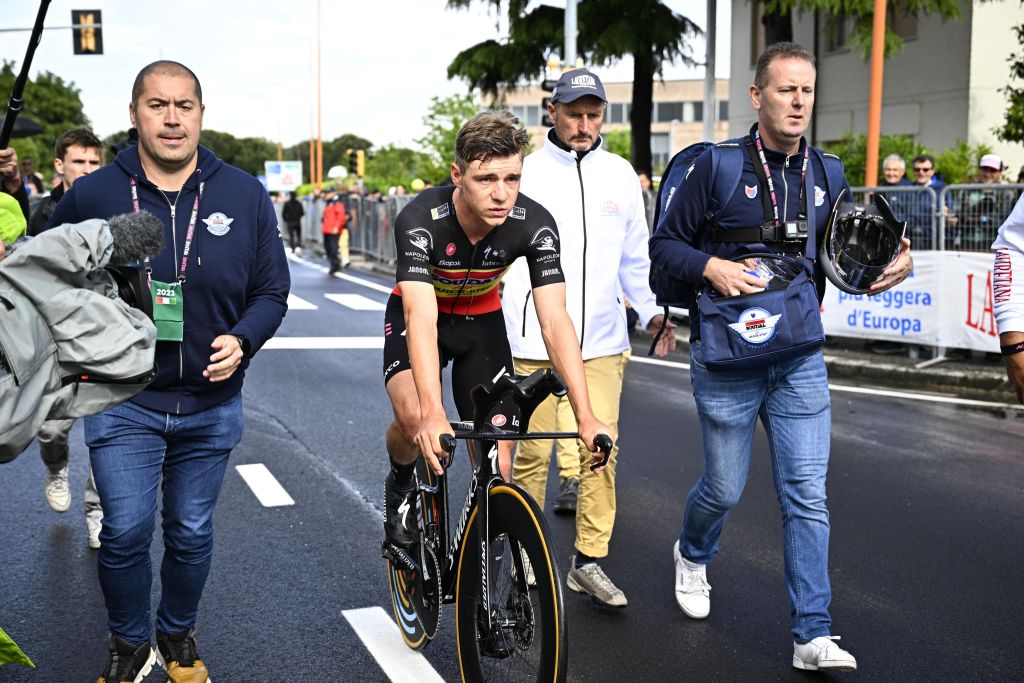 Lefevere says Remco Evenepoel was 'sick as a dog' before Giro d'Italia abandon