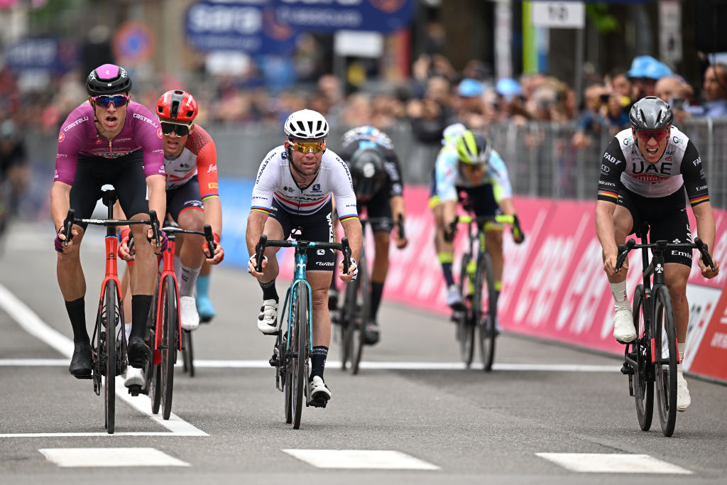 Mark Cavendish goes close in Giro d'Italia after Astana Qazaqstan unite again