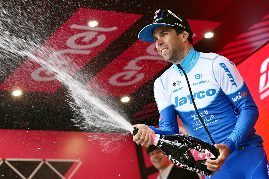 Michael Matthews bounces back from retirement thoughts with Giro d'Italia stage win