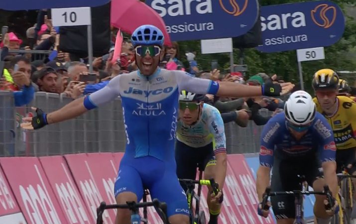 Michael Matthews earns 40th career victory on Giro d'Italia's third stage