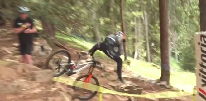 Aaron Gwin crash Lenzerheide