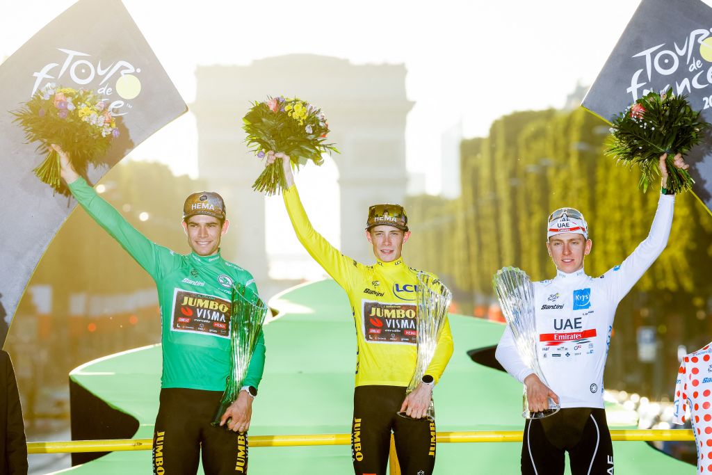 Mixed reception as Tour de France proposes broadcast of team radio conversations