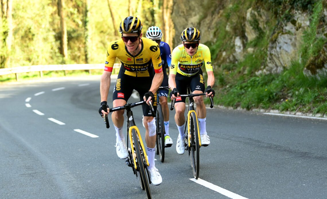 Steven Kruijswijk crashes out of Critérium du Dauphiné