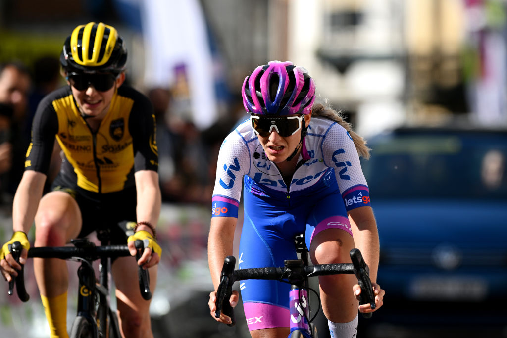 Zigart 'on empty' as stage 3 solo attack falls short at Tour de Suisse Women