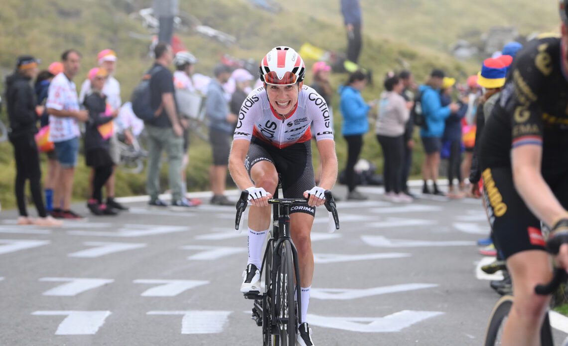 Clara Koppenburg's 10-year-old super fan gets team car ride in Tour de France Femmes time trial