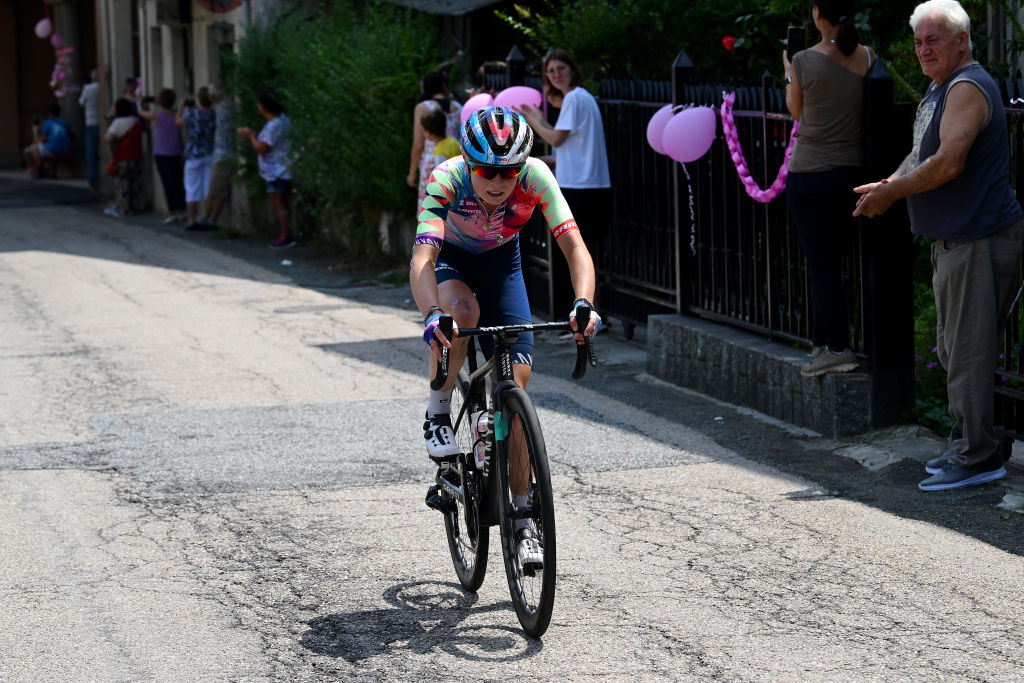 Giro Donne: Niedermaier holds off Van Vleuten to win dramatic stage 5