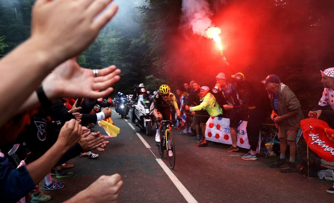 Jonas Vingegaard takes advantage of 'nice surprise' to wrest Tour de France away from Tadej Pogačar