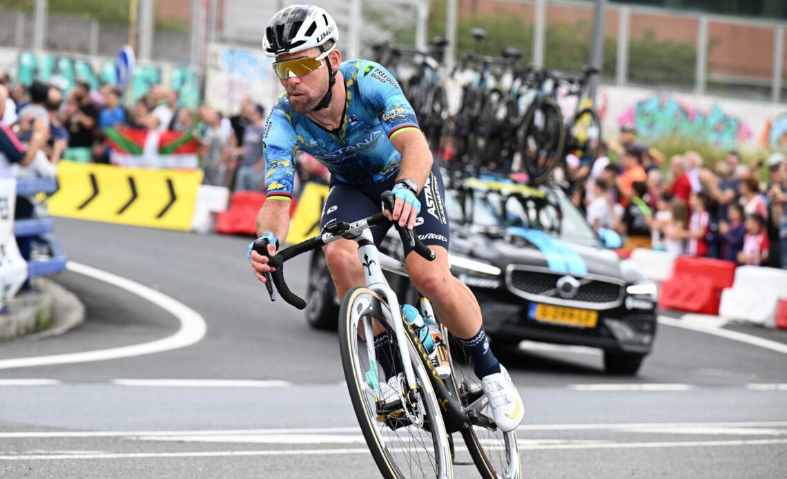 Mark Cavendish crashes out of Tour de France