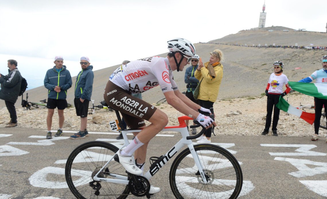 Pello Bilbao jumps up the GC after winning first Tour de France stage