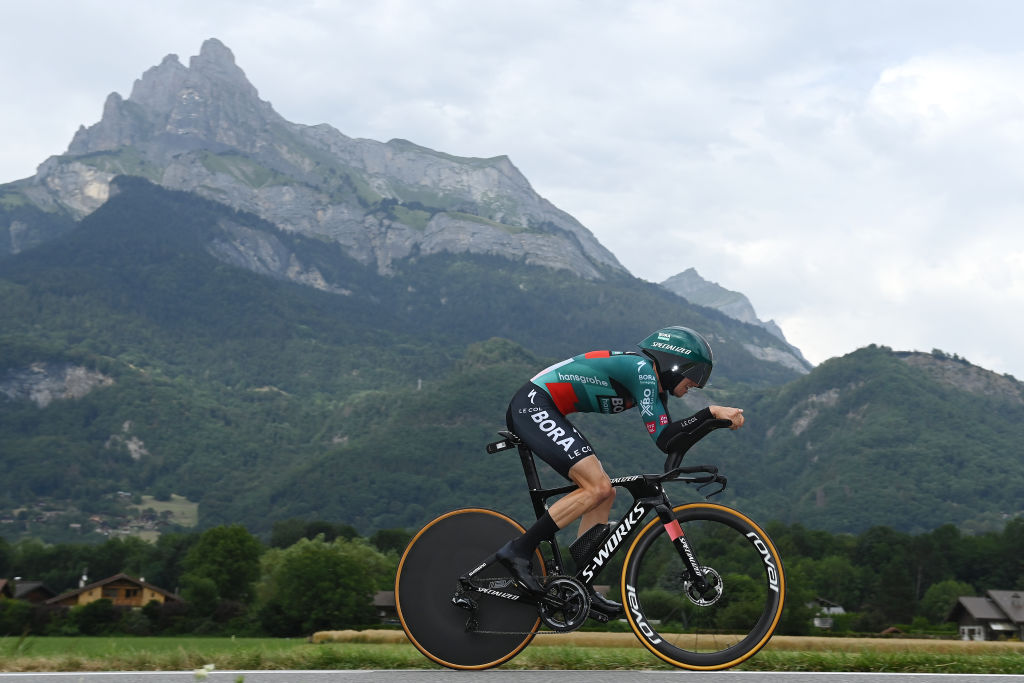 Podium slips further away as Jai Hindley's injuries weigh in Tour de France time trial