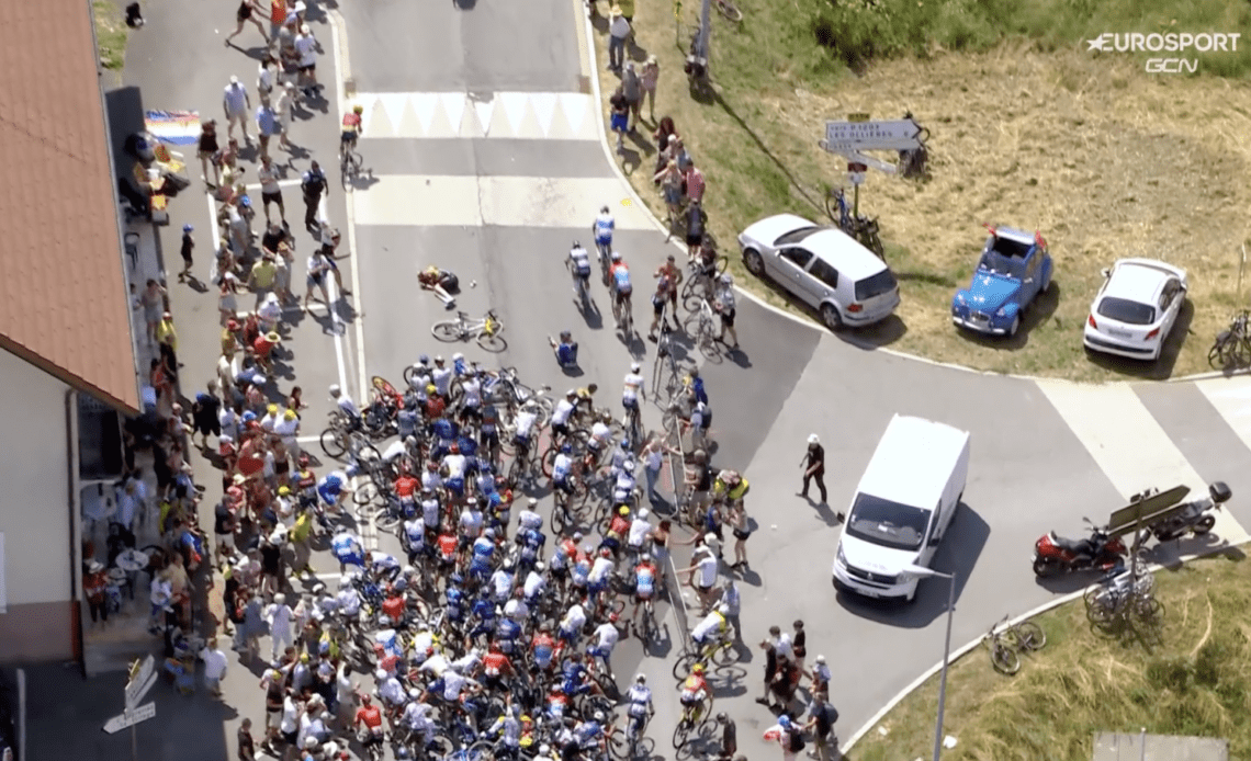 Spectator causes multi-rider crash on Tour de France stage 15