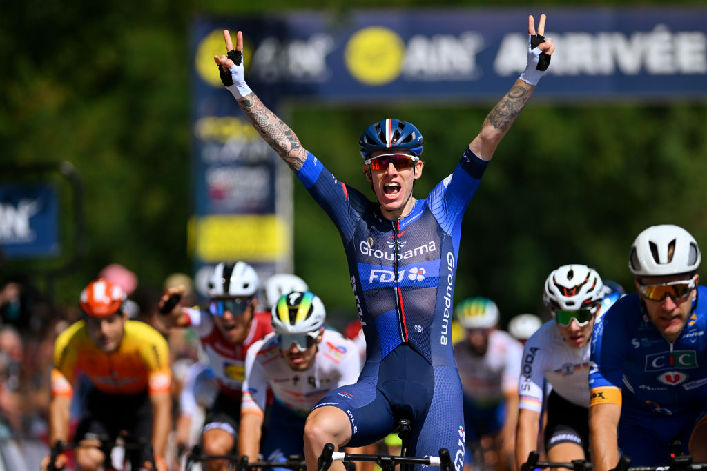 Tour de l'Ain: Jake Stewart sprints to stage 1 victory