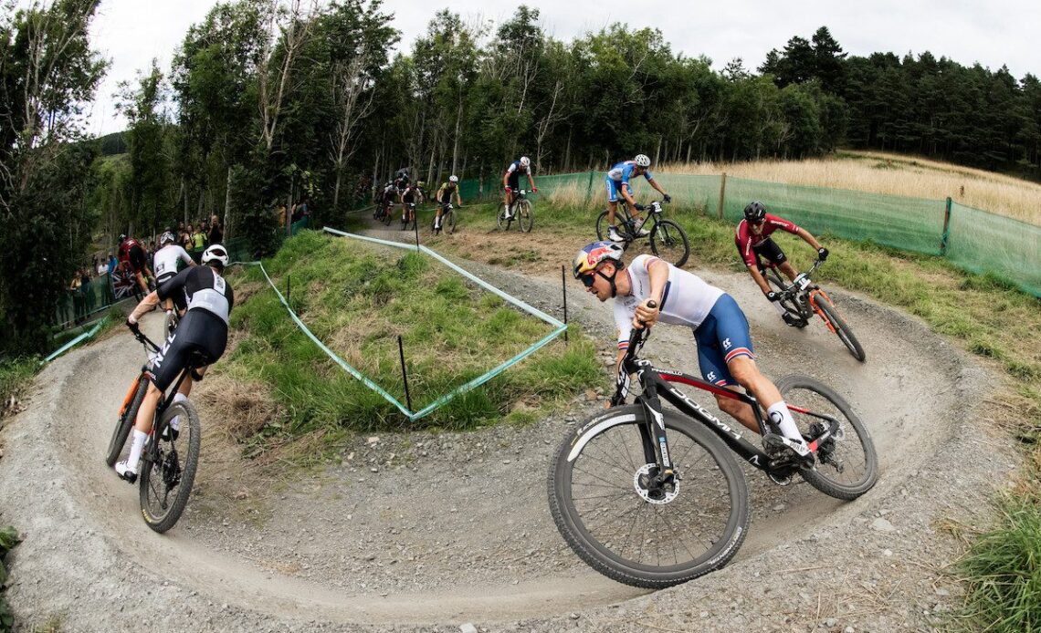 Back of pack to top of podium: Pidcock sensational at super worlds XCO