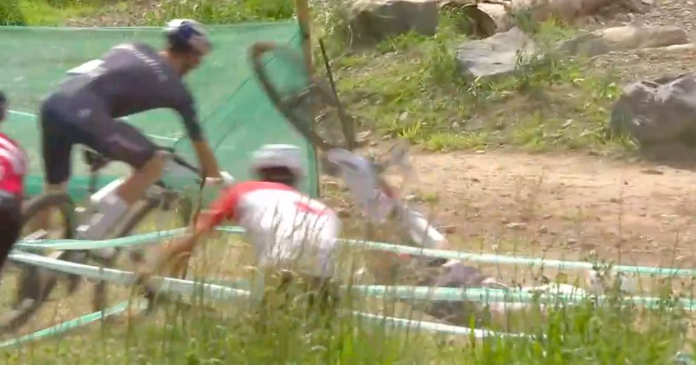 Mathieu van der Poel crashes out of world champs on start loop