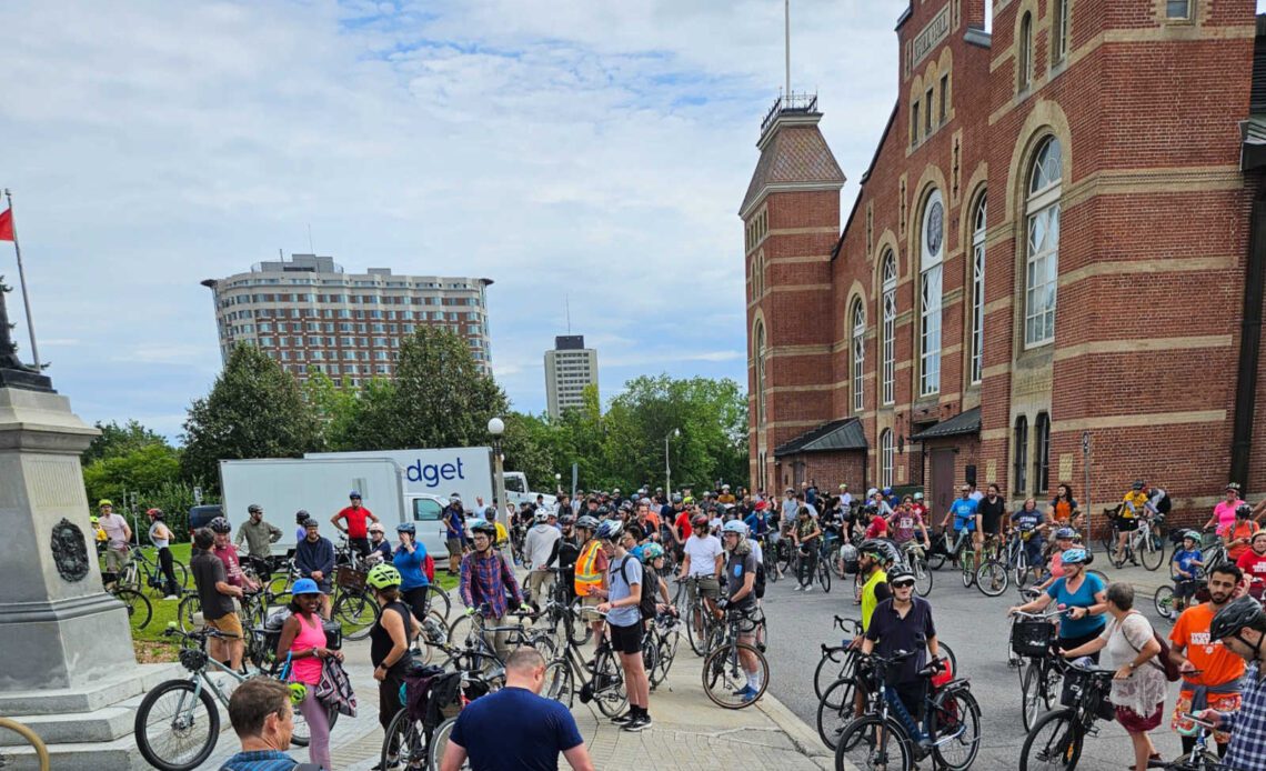 Ottawa cyclists hold critical mass ride to raise awareness for vehicle road closures