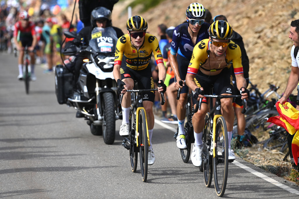 Roglic, Vingegaard chip at Evenepoel's Vuelta a España gap at Javalambre