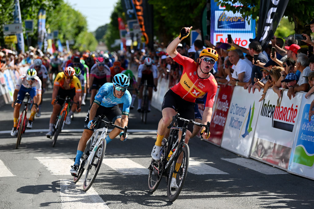 Tour Poitou-Charentes: Wærenskjold sprints to opening stage victory