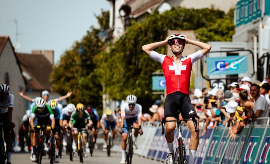 Tour de l'Avenir: Fabio Christen wins shortened stage 4 into Evaux-les-Bains