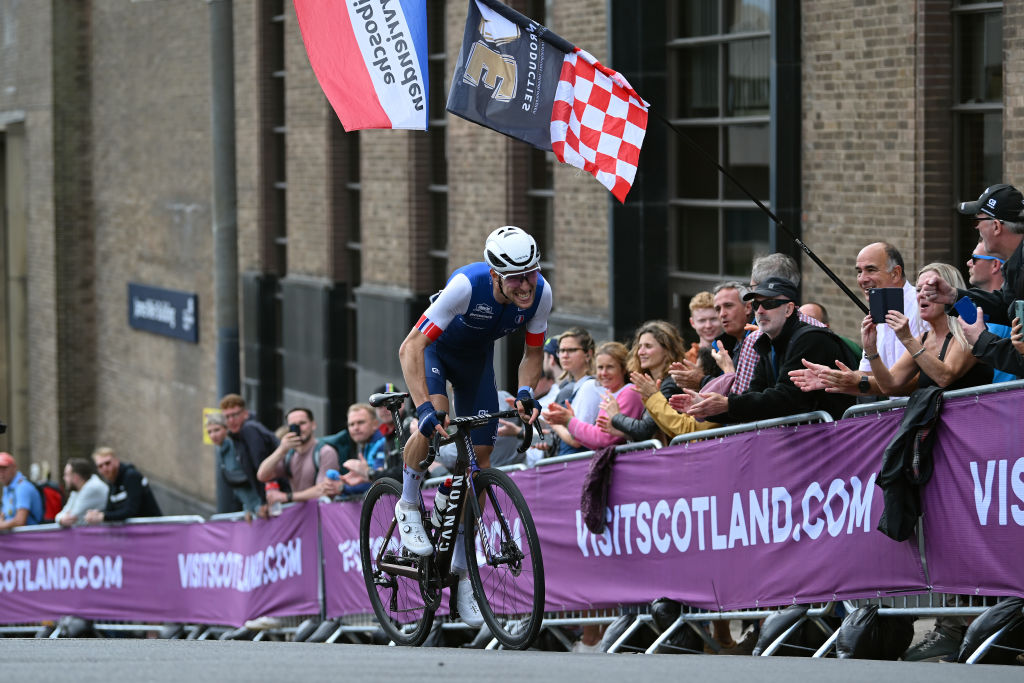 World Championships: Axel Laurance wins U23 road race from early break