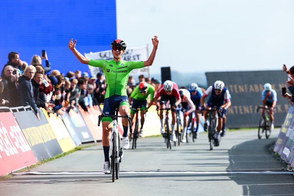 European Championships: Ravbar wins junior men's road race title