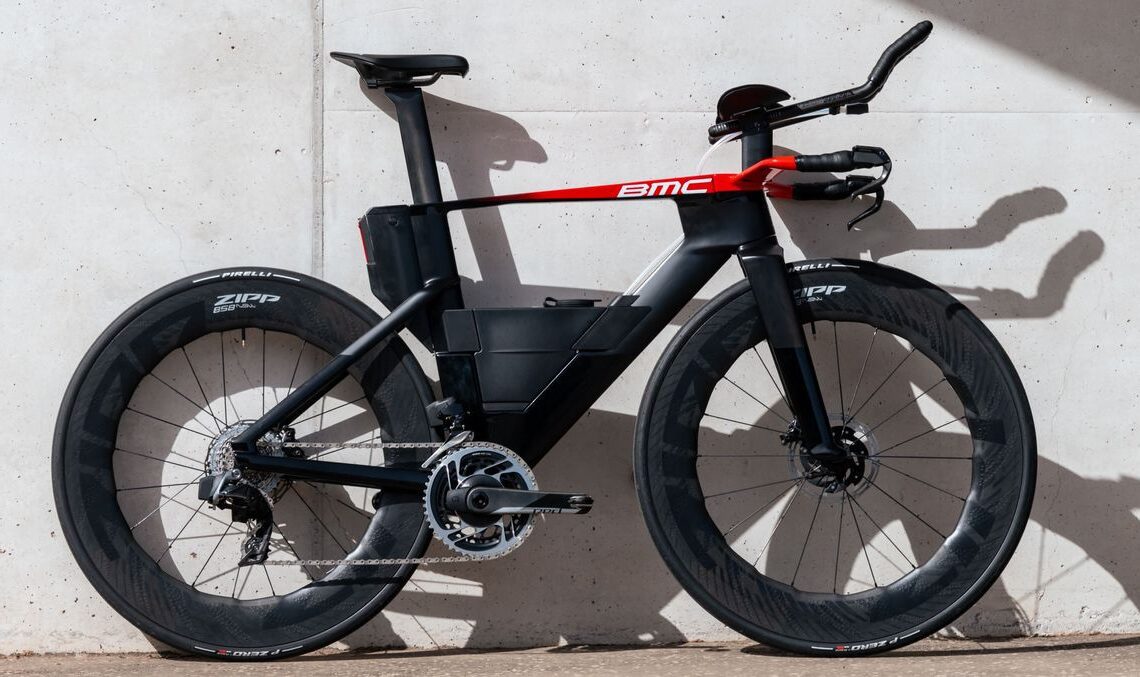 The new BMC Speedmachine is lighter, more stable and gets wide stance fork legs