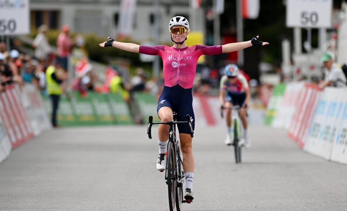 Tour de Romandie: Vollering denies Niewiadoma in sprint to win stage 2