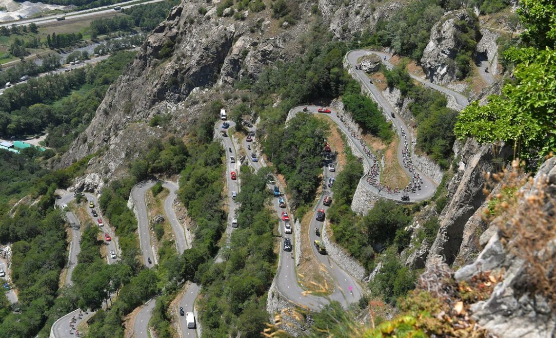 Alpe d'Huez – The twists and turns of the 21-bend finale of the 2024 Tour de France Femmes