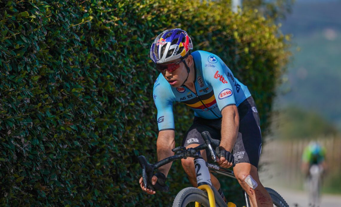 Crashes and punctures wreck Wout van Aert’s Gravel World Championships ambitions