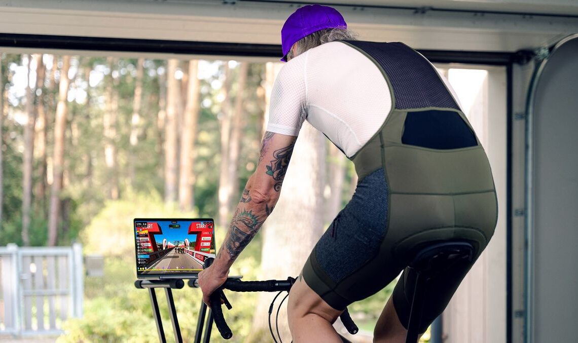 Do pro cyclists train indoors? Looking at how WorldTour pros use indoor cycling over winter