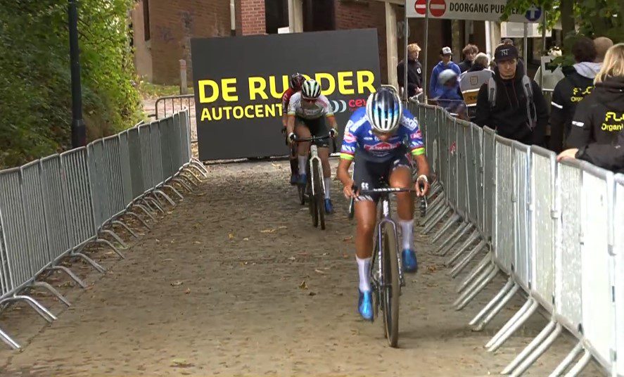 Fem van Empel keeps rolling at Superprestige opener in Overijse