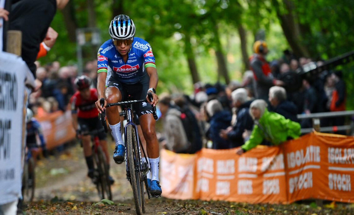 Superprestige Ruddervoorde: Ceylin del Carmen Alvarado takes first win of the season