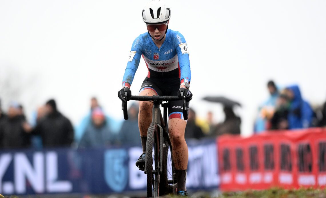 Ava Holmgren successfully defends elite women's Canadian cyclocross title