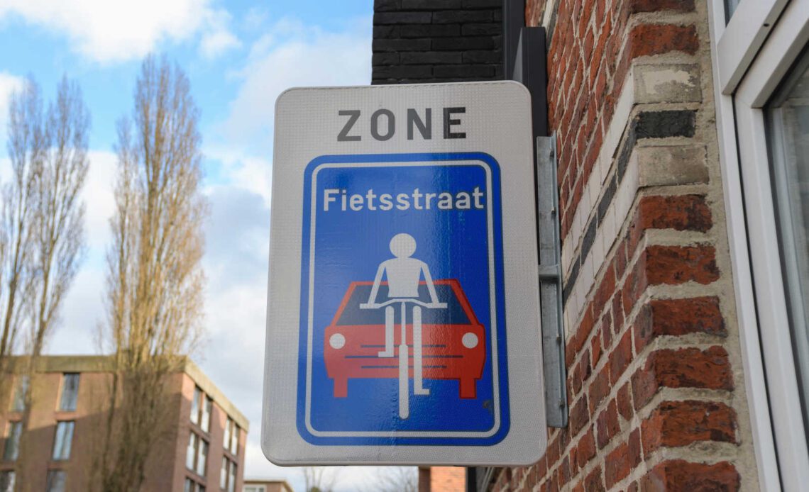 Flanders to implement 30 km/h limit with unmanned bike street speed cameras