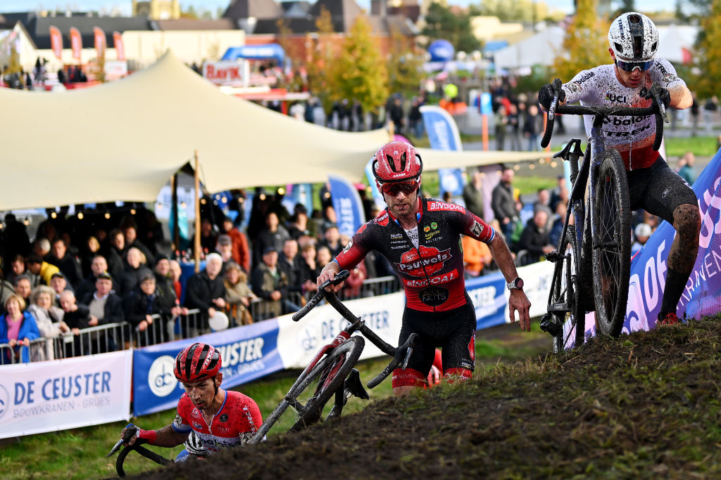 UCI threatens Cyclocross World Championships ban for riders who skip World Cup races