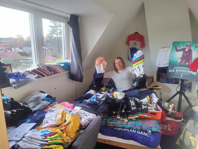 Van Vleuten’s final attic auction includes bloodies Tour of Flanders skin suit